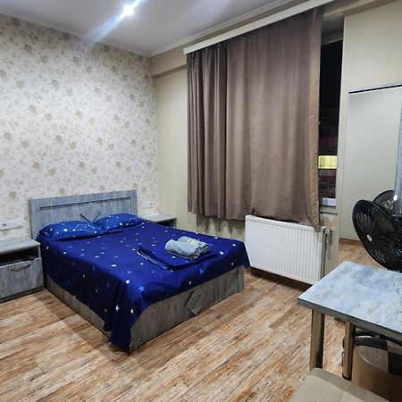 Hotel ,,Mega" Tbilisi Exteriör bild