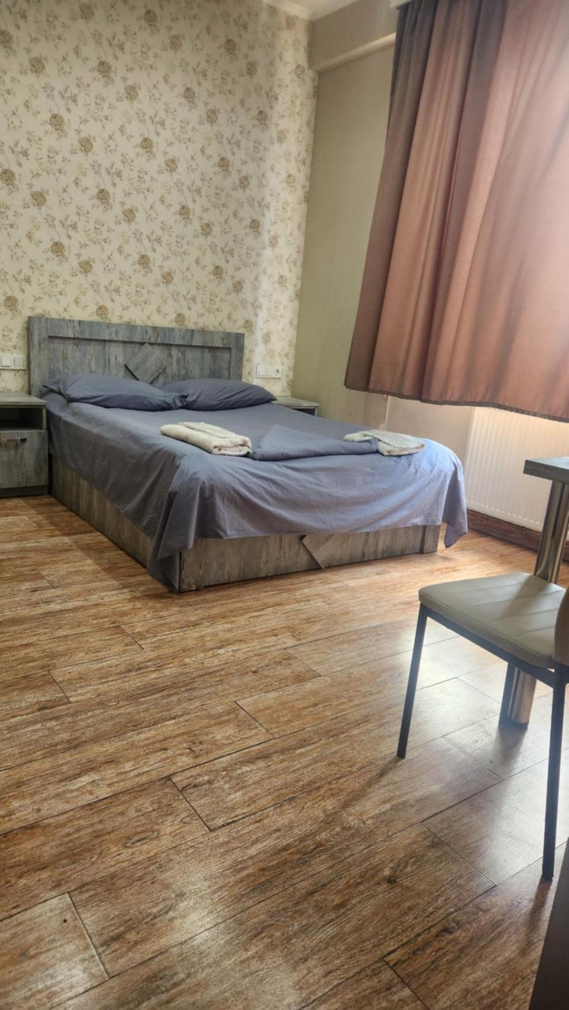 Hotel ,,Mega" Tbilisi Exteriör bild
