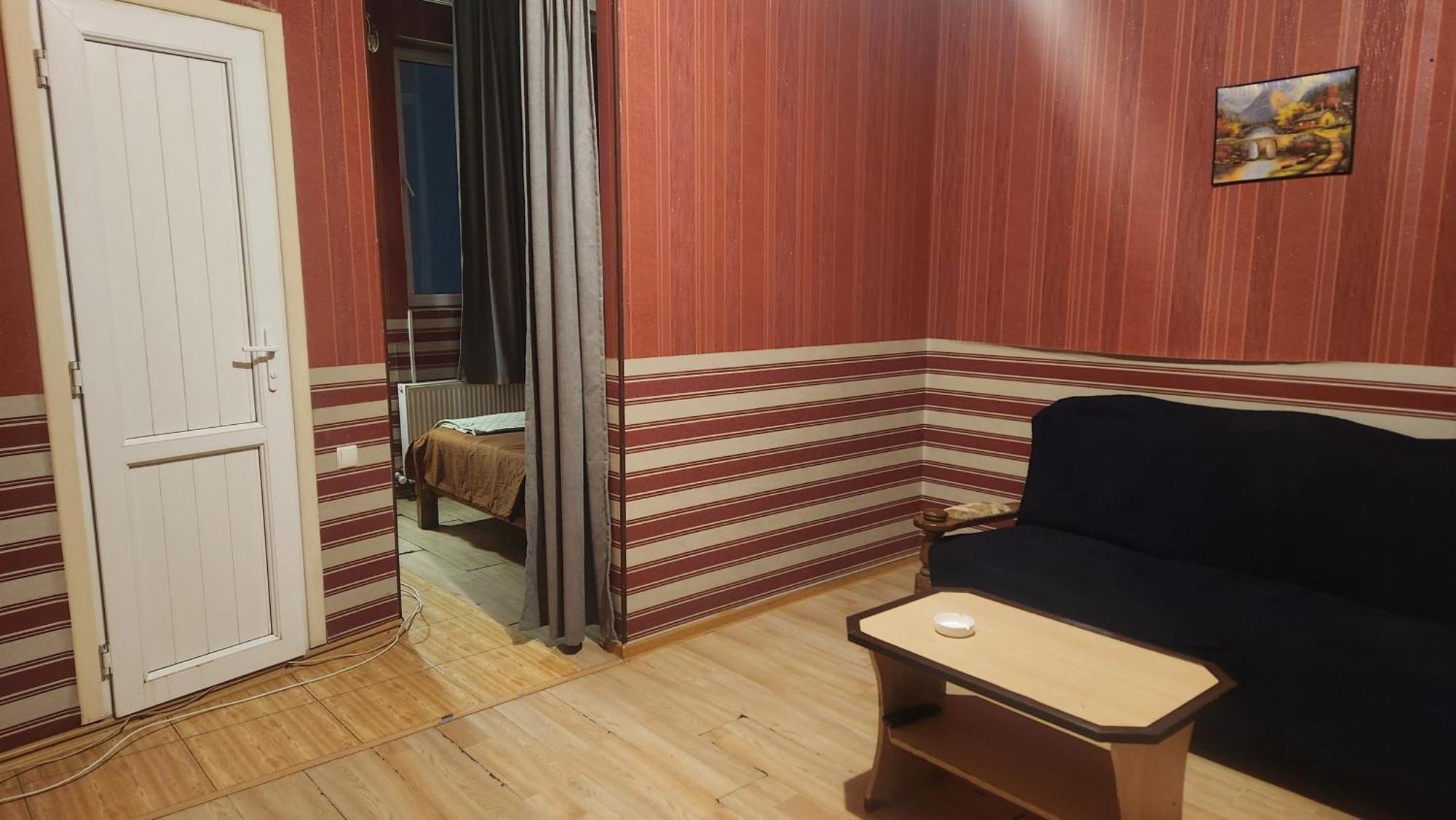 Hotel ,,Mega" Tbilisi Exteriör bild