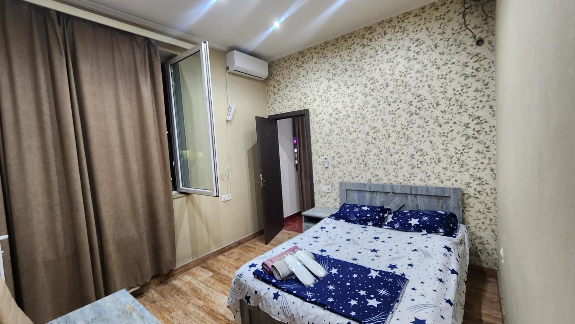 Hotel ,,Mega" Tbilisi Exteriör bild